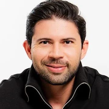 Kelve Filgueiras — Barbeiro Visagista e Terapeuta Capilar em Caruaru-PE